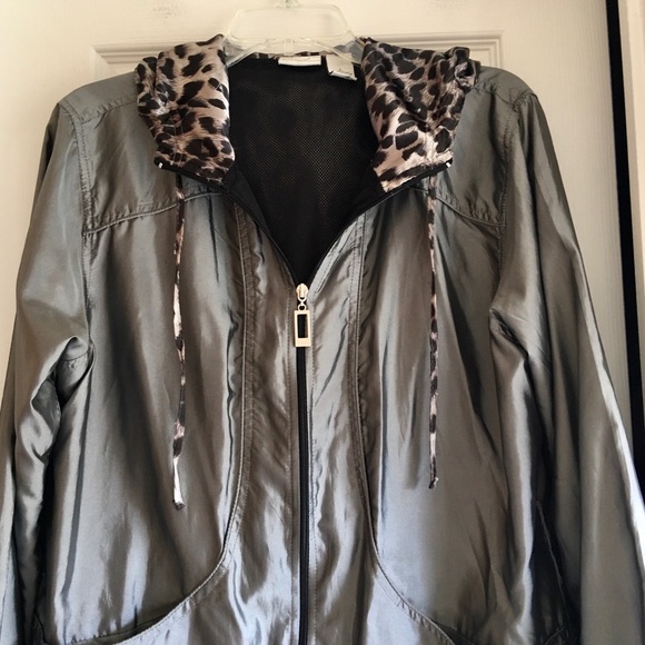 Silvery coat with glam animal print hood! 🐆 SALE! - Picture 8 of 8